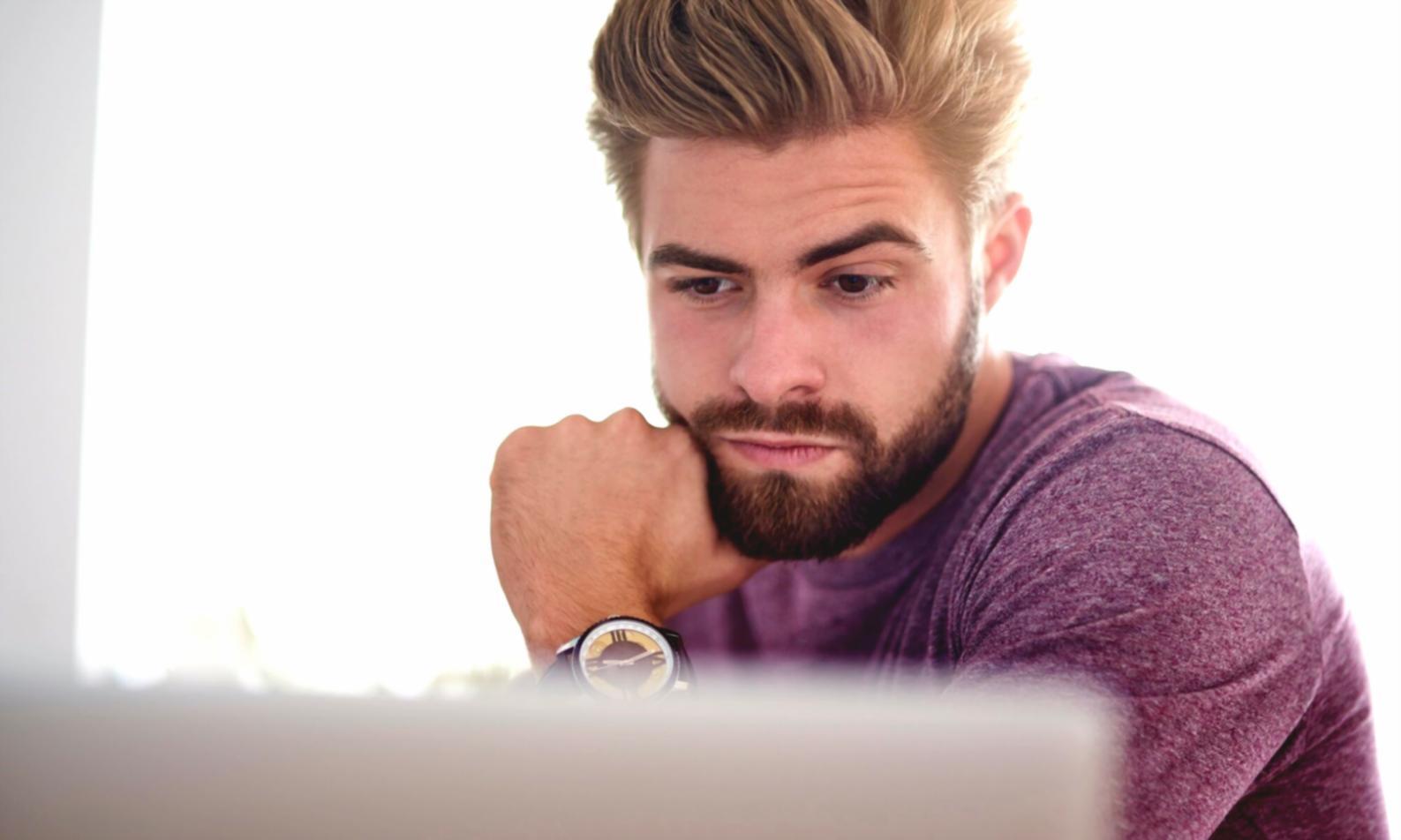 Ambiente de aprendizaje colaborativo en aula de diseño moderno